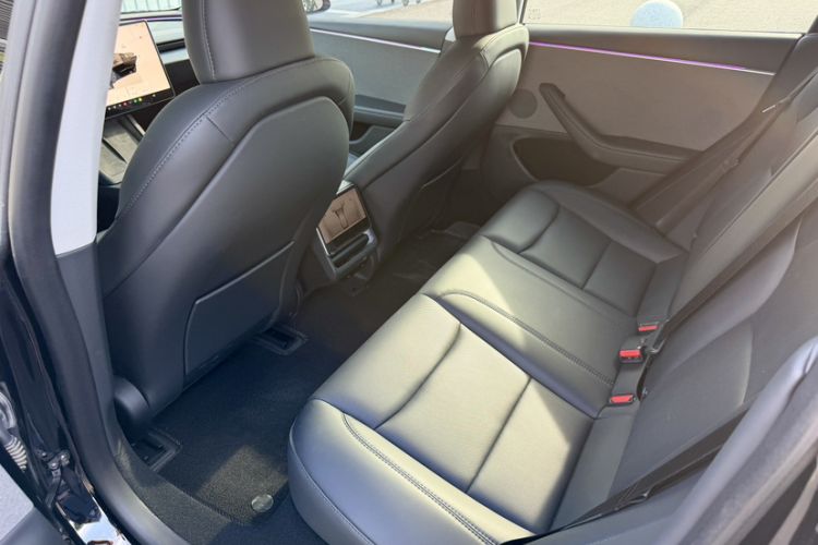 Used Tesla Model 3 2023 Rear-Wheel-Drive Version Interior 2