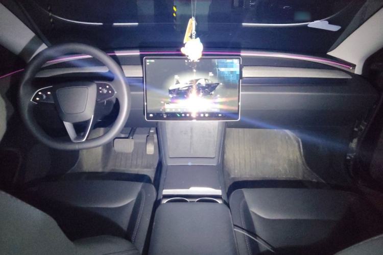 Used Tesla Model 3 2023 Rear-Wheel-Drive Version Interior 2