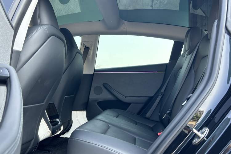 Used Tesla Model 3 2023 Rear-Wheel-Drive Version Interior 2