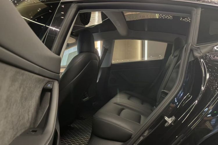 Used Tesla Model 3 2023 Long-Range All-Wheel-Drive Version Interior 2