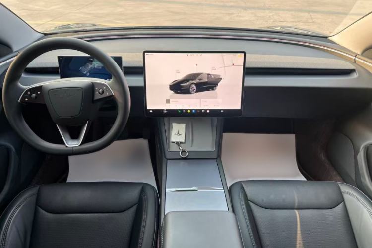 Used Tesla Model 3 2023 Rear-Wheel-Drive Version Interior 3