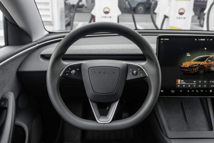 Used Tesla Model 3 2023 Rear-Wheel-Drive Version Interior 3