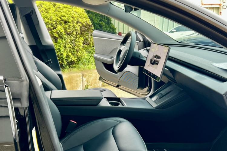Used Tesla Model 3 2023 Rear-Wheel-Drive Version Interior 6
