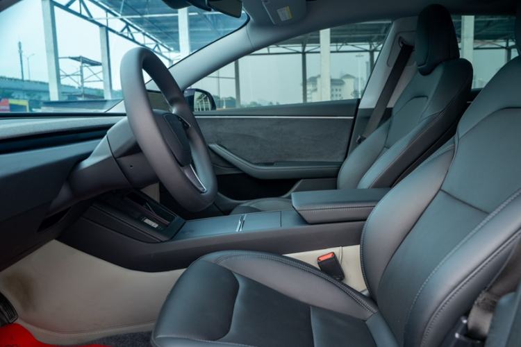 Used Tesla Model 3 2023 Long-Range All-Wheel-Drive Version Interior 6