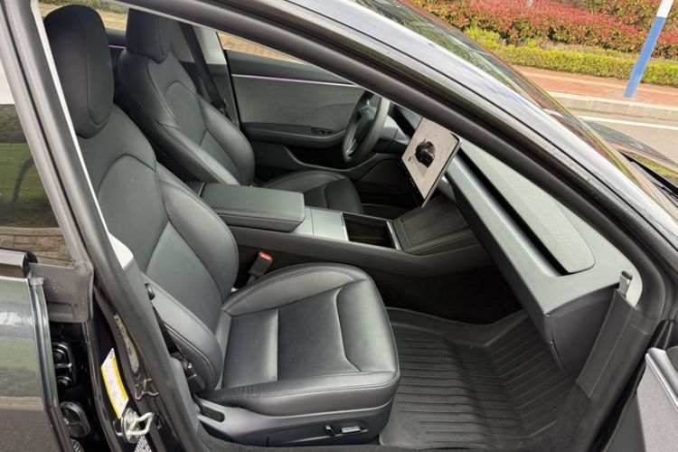 Used Tesla Model 3 2023 Rear-Wheel-Drive Version Interior 6