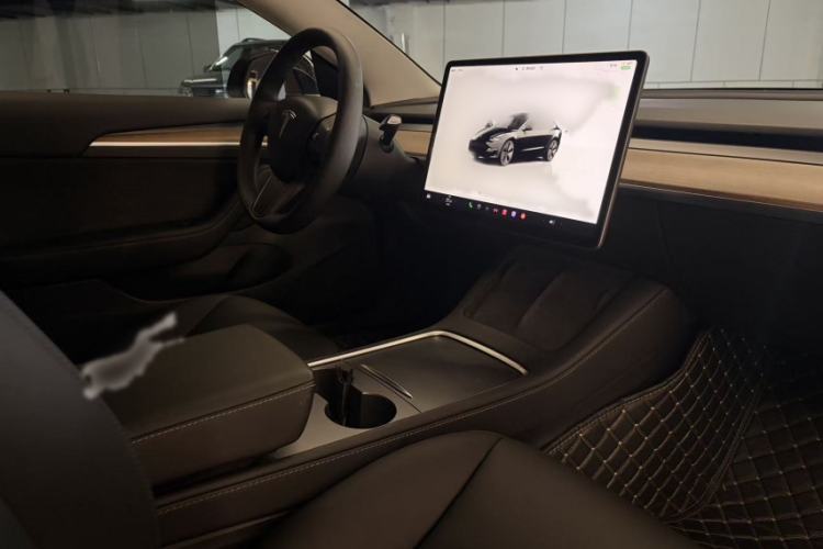 Used Tesla Model 3 2023 Long-Range All-Wheel-Drive Version Interior 6