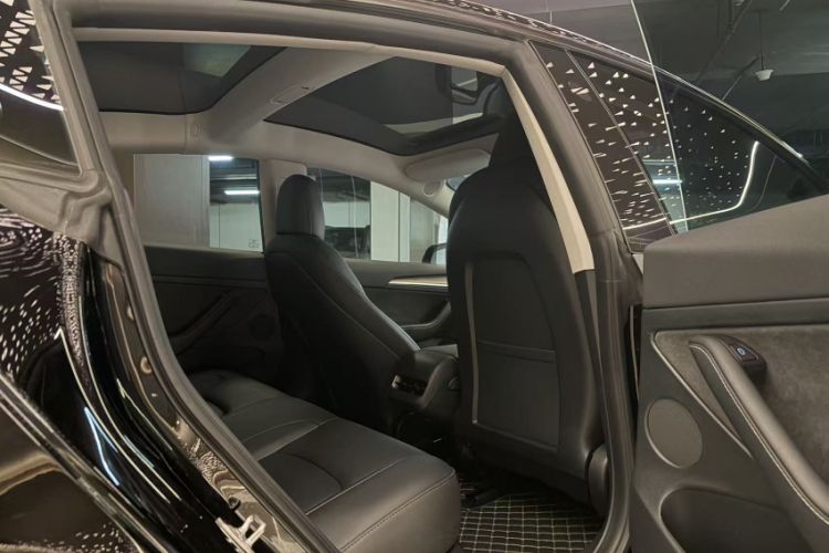 Used Tesla Model 3 2023 Long-Range All-Wheel-Drive Version Interior 8