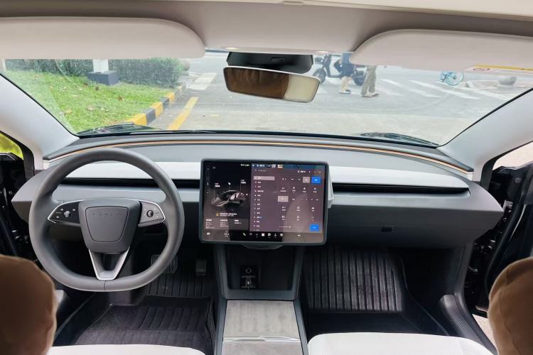 Used Tesla Model 3 2023 Rear-Wheel-Drive Version Interior 9