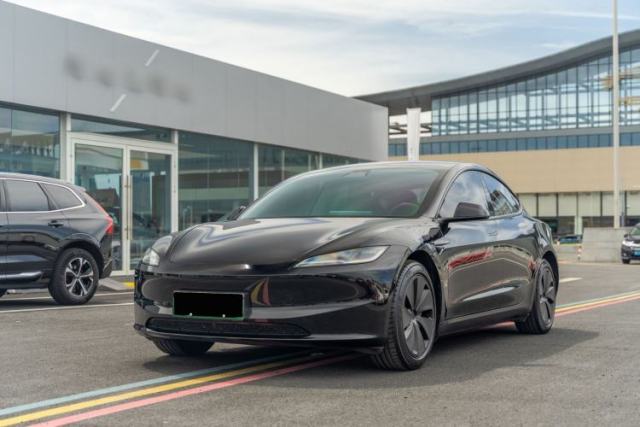 Tesla Model 3 2023 Rear-Wheel-Drive Version usado