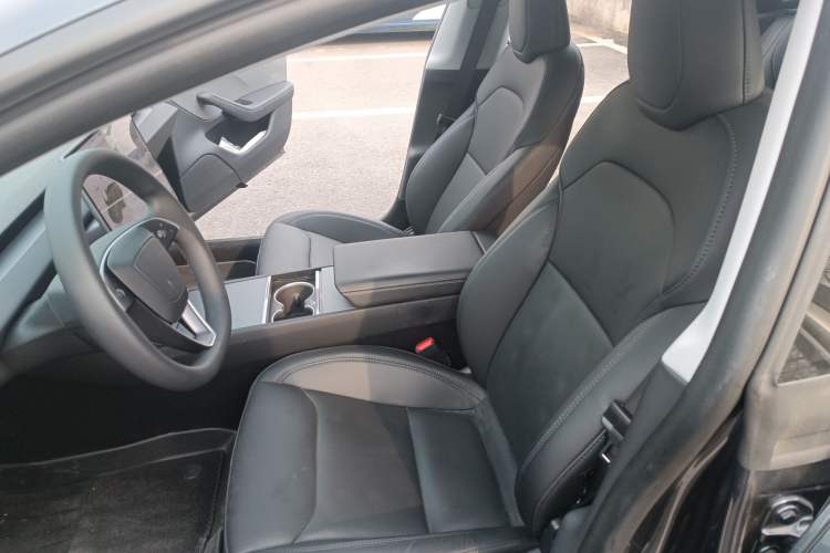 Used Tesla Model 3 2023 Rear-Wheel-Drive Version Left Front Seat