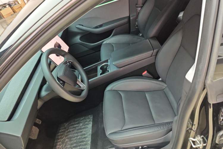Used Tesla Model 3 2023 Rear-Wheel-Drive Version Left Front Seat