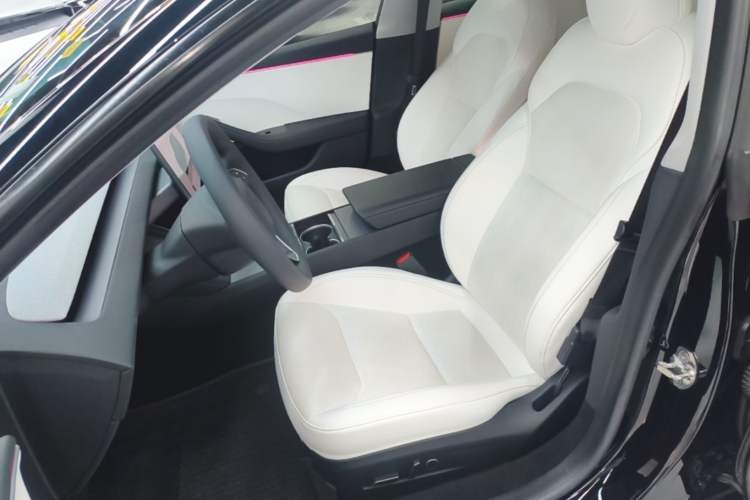 Used Tesla Model 3 2023 Rear-Wheel-Drive Version Left Front Seat
