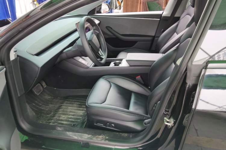 Used Tesla Model 3 2023 Rear-Wheel-Drive Version Left Front Seat