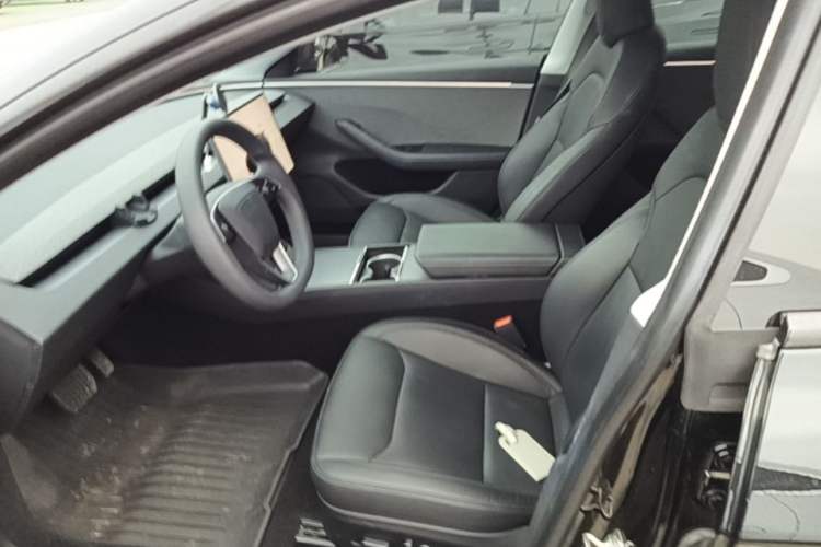 Used Tesla Model 3 2023 Rear-Wheel-Drive Version Left Front Seat