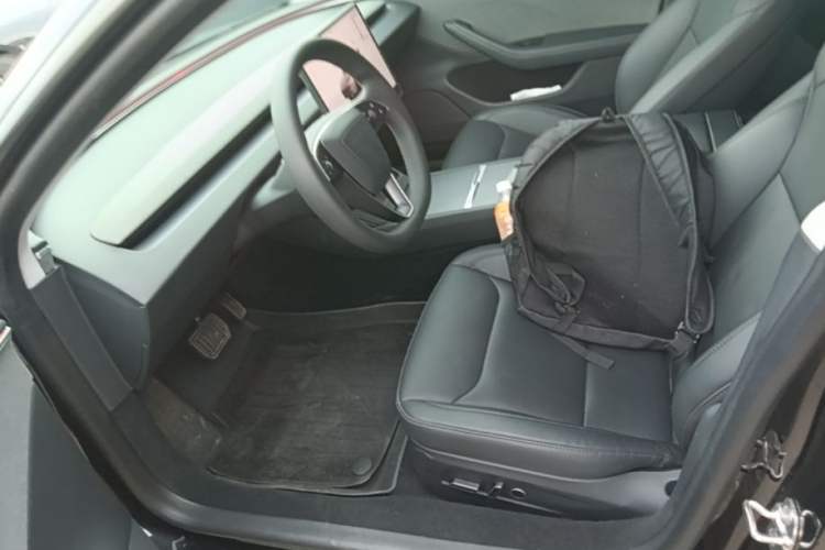 Used Tesla Model 3 2023 Rear-Wheel-Drive Version Left Front Seat