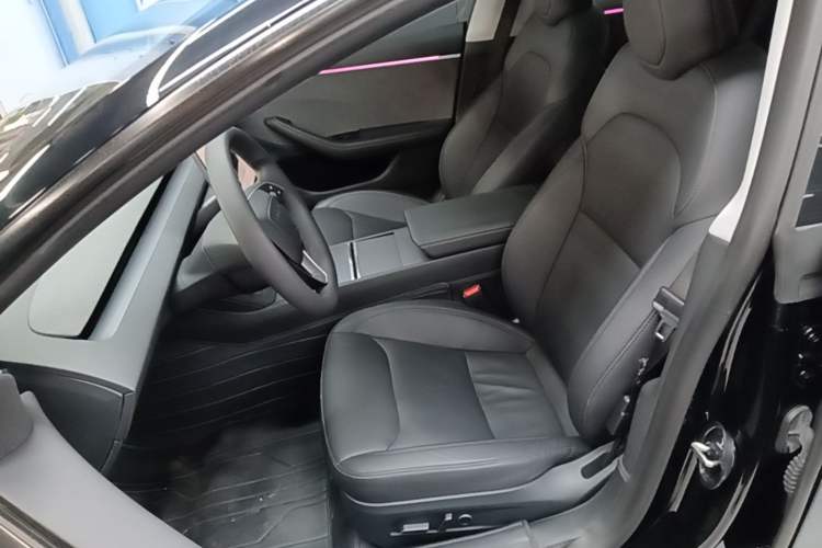 Used Tesla Model 3 2023 Rear-Wheel-Drive Version Left Front Seat