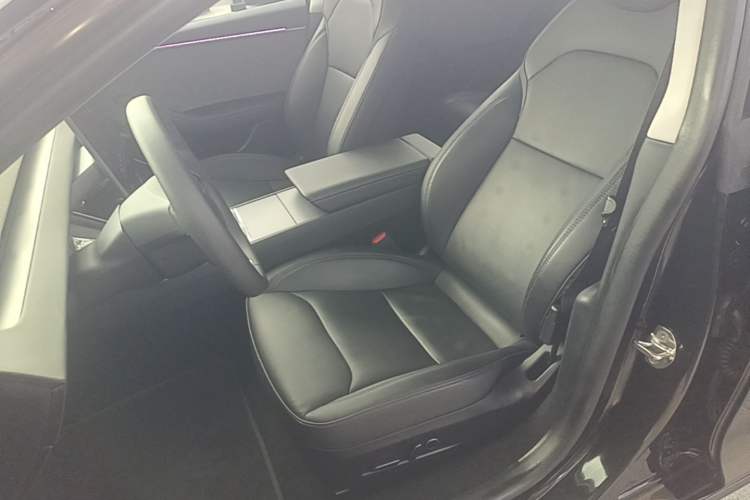 Used Tesla Model 3 2023 Rear-Wheel-Drive Version Left Front Seat