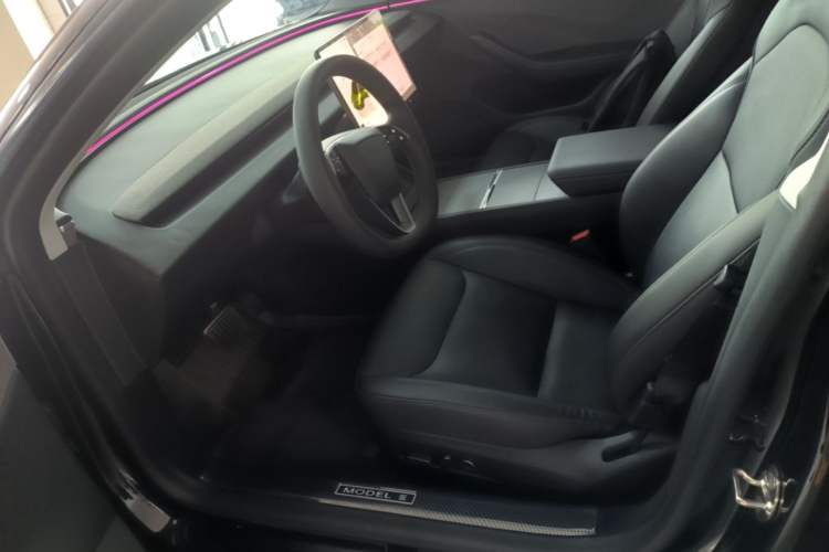Used Tesla Model 3 2023 Rear-Wheel-Drive Version Left Front Seat