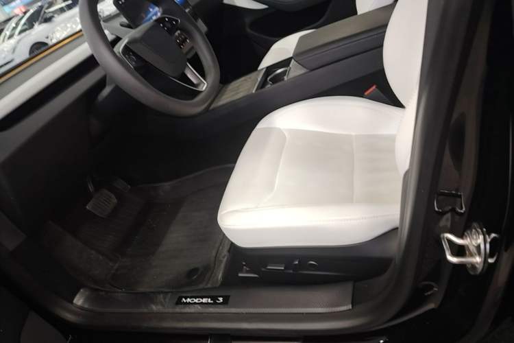 Used Tesla Model 3 2023 Rear-Wheel-Drive Version Left Front Seat
