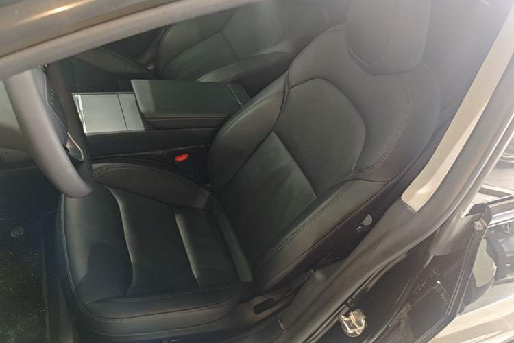 Used Tesla Model 3 2023 Rear-Wheel-Drive Version Left Front Seat