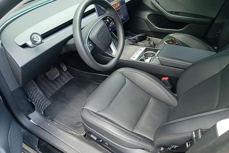 Used Tesla Model 3 2023 Rear-Wheel-Drive Version Left Front Seat
