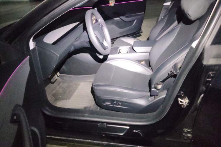 Used Tesla Model 3 2023 Rear-Wheel-Drive Version Left Front Seat