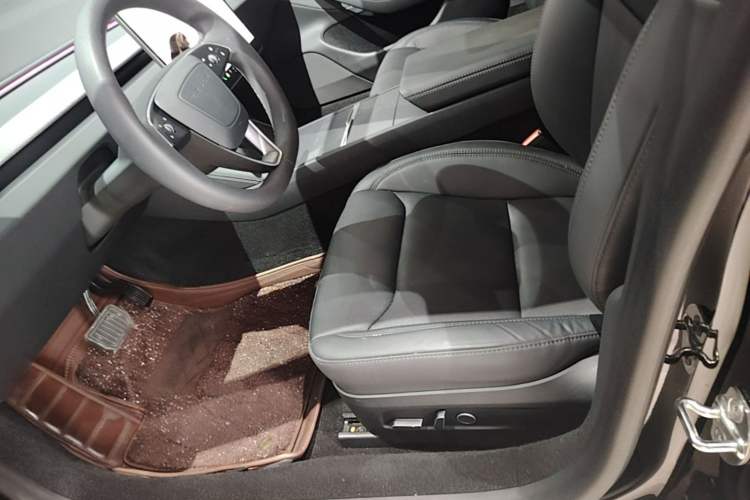 Used Tesla Model 3 2023 Rear-Wheel-Drive Version Left Front Seat