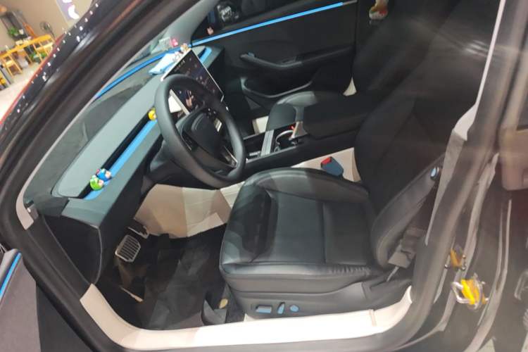 Used Tesla Model 3 2023 Rear-Wheel-Drive Version Left Front Seat