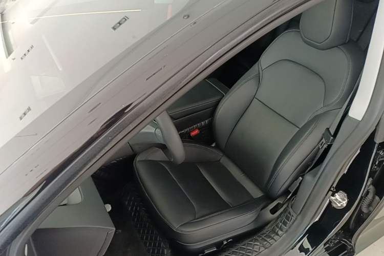 Used Tesla Model 3 2023 Rear-Wheel-Drive Version Left Front Seat