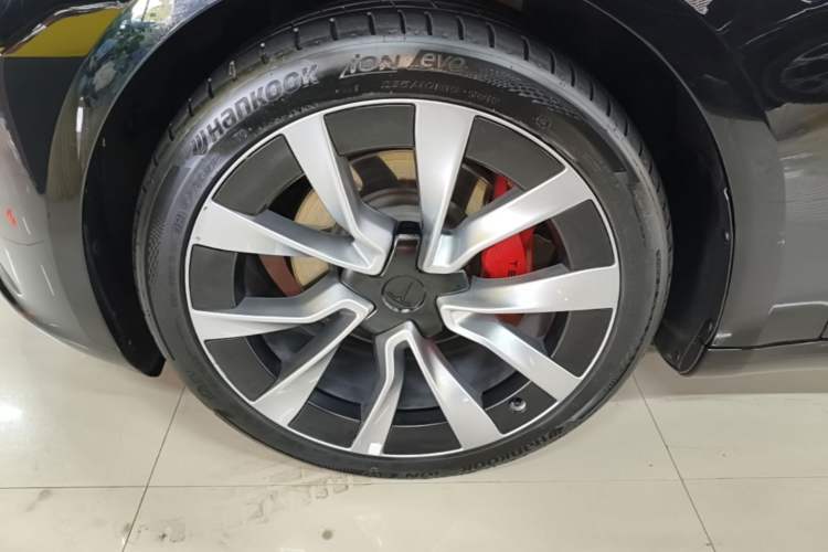Used Tesla Model 3 2023 Long-Range All-Wheel-Drive Version Left Front Wheel Hub