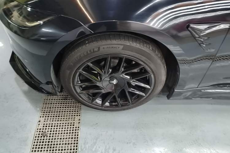 Used Tesla Model 3 2023 Rear-Wheel-Drive Version Left Front Wheel Hub