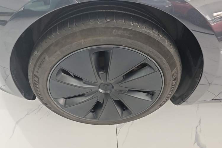 Used Tesla Model 3 2023 Rear-Wheel-Drive Version Left Front Wheel Hub