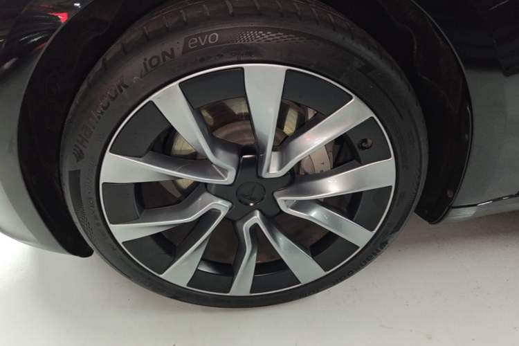 Used Tesla Model 3 2023 Rear-Wheel-Drive Version Left Front Wheel Hub