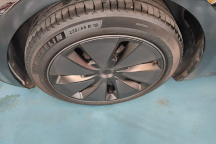 Used Tesla Model 3 2023 Rear-Wheel-Drive Version Left Front Wheel Hub