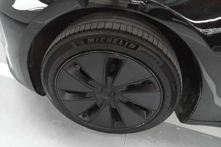 Used Tesla Model 3 2023 Rear-Wheel-Drive Version Left Front Wheel Hub