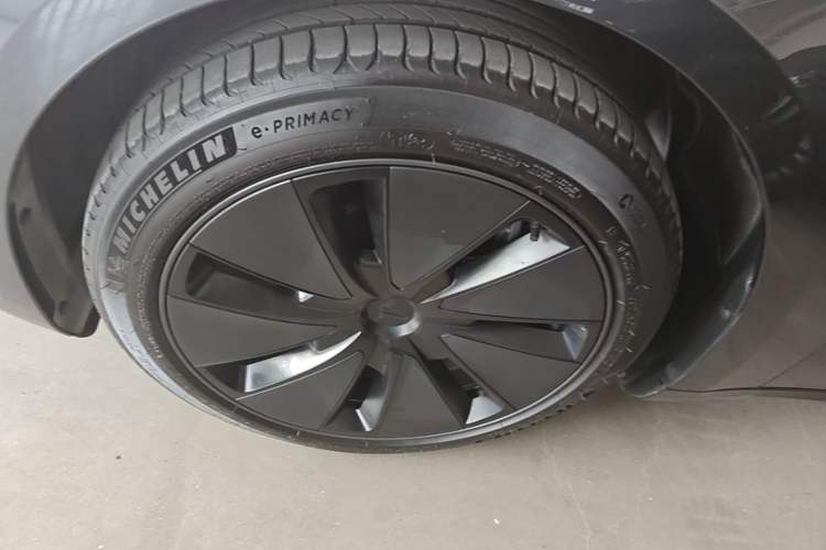 Used Tesla Model 3 2023 Rear-Wheel-Drive Version Left Front Wheel Hub
