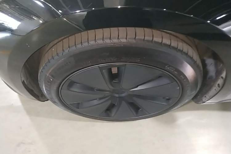 Used Tesla Model 3 2023 Rear-Wheel-Drive Version Left Front Wheel Hub