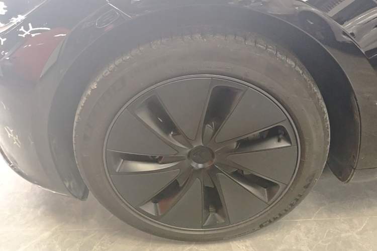 Used Tesla Model 3 2023 Rear-Wheel-Drive Version Left Front Wheel Hub