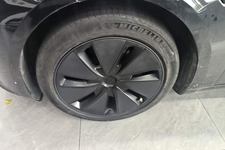 Used Tesla Model 3 2023 Long-Range All-Wheel-Drive Version Left Front Wheel Hub