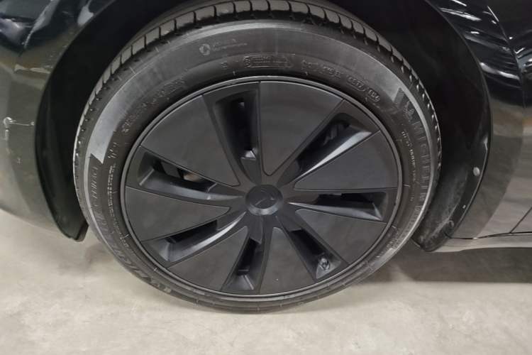Used Tesla Model 3 2023 Rear-Wheel-Drive Version Left Front Wheel Hub