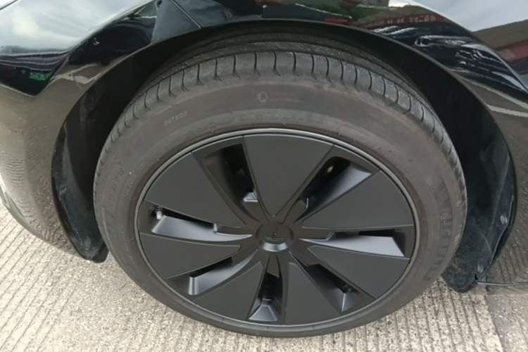 Used Tesla Model 3 2023 Rear-Wheel-Drive Version Left Front Wheel Hub