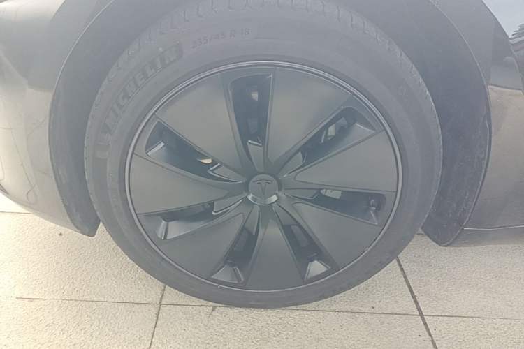 Used Tesla Model 3 2023 Rear-Wheel-Drive Version Left Front Wheel Hub