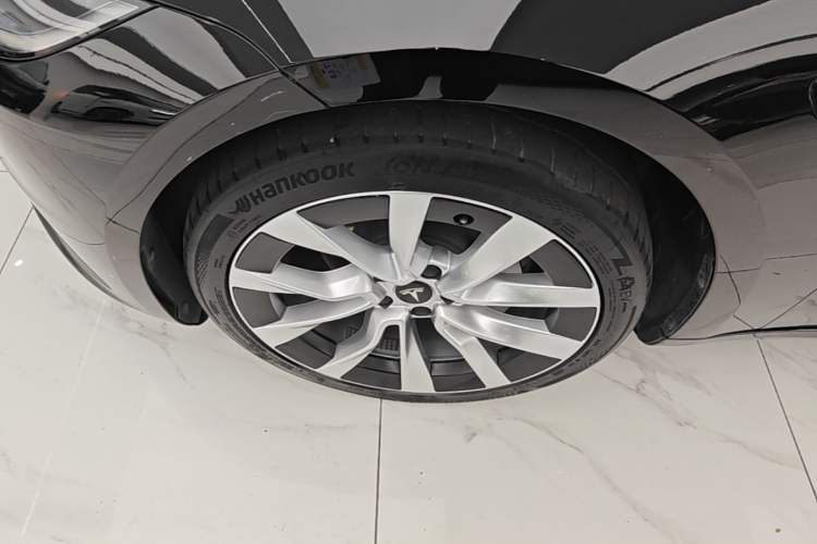 Used Tesla Model 3 2023 Rear-Wheel-Drive Version Left Front Wheel Hub