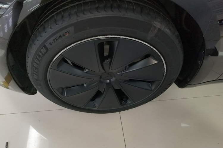 Used Tesla Model 3 2023 Rear-Wheel-Drive Version Left Front Wheel Hub
