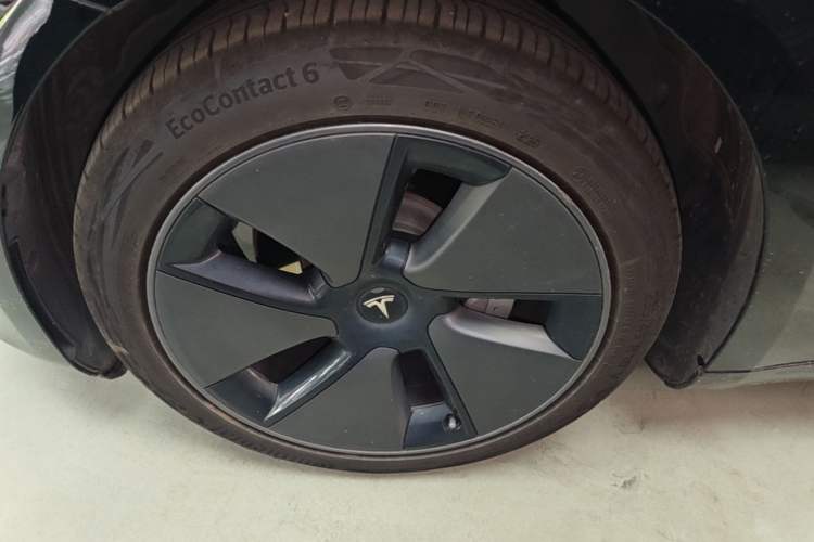 Used Tesla Model 3 2023 Rear-Wheel-Drive Version Left Front Wheel Hub