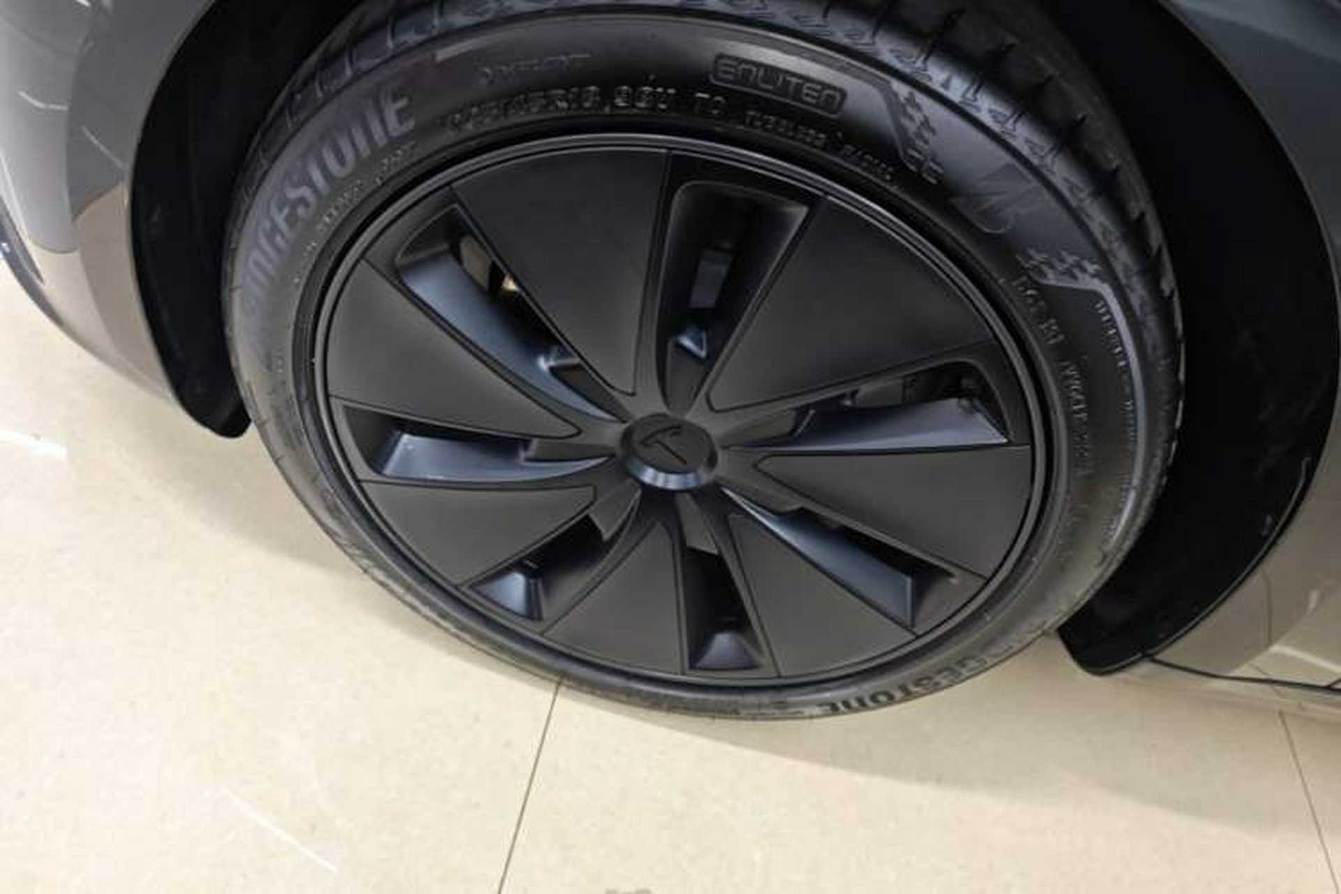 Used Tesla Model 3 2023 Long-Range All-Wheel-Drive Version Left Front Wheel Hub