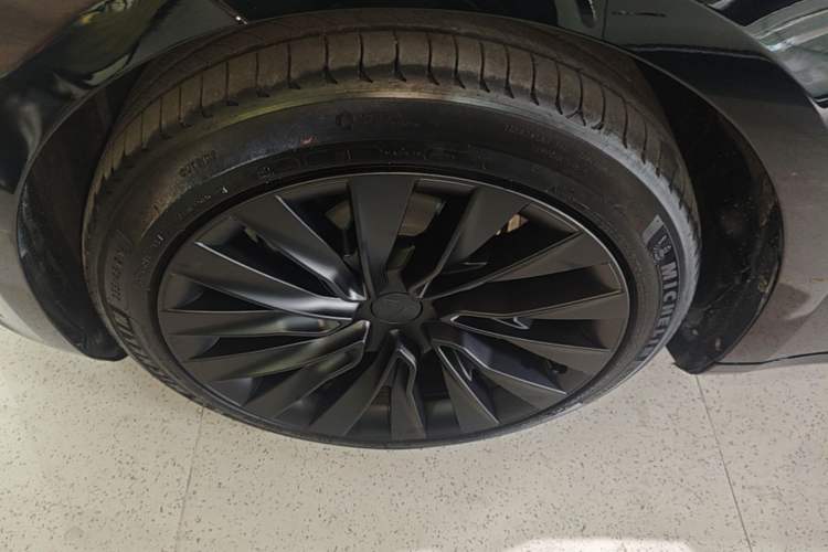 Used Tesla Model 3 2023 Rear-Wheel-Drive Version Left Front Wheel Hub
