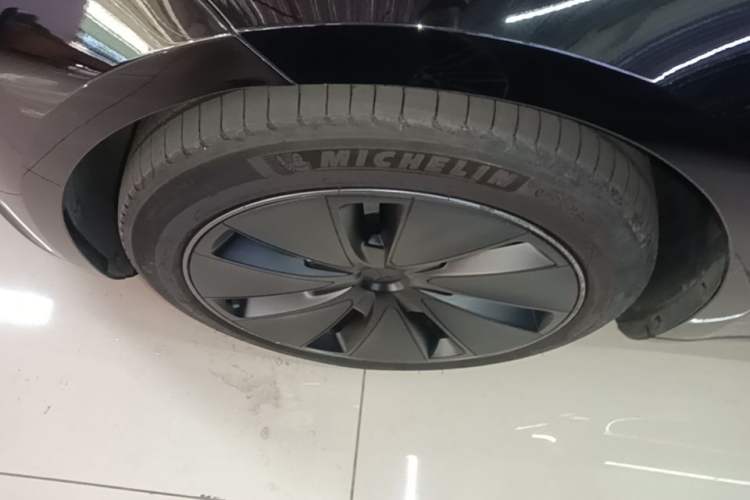 Used Tesla Model 3 2023 Rear-Wheel-Drive Version Left Front Wheel Hub