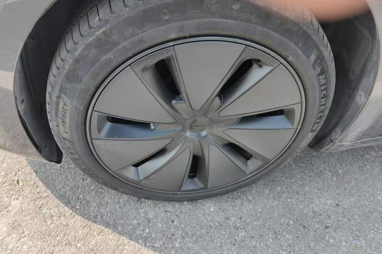 Used Tesla Model 3 2023 Rear-Wheel-Drive Version Left Front Wheel Hub