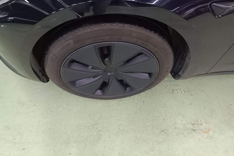 Used Tesla Model 3 2023 Rear-Wheel-Drive Version Left Front Wheel Hub